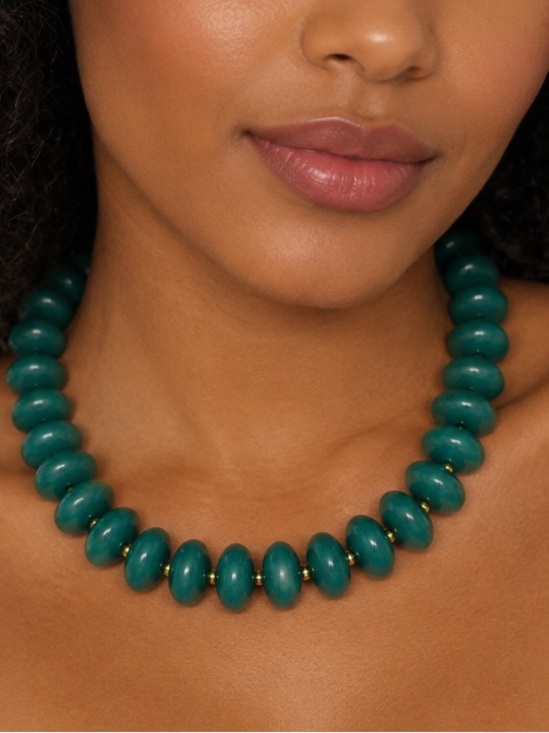 Jewelry - Chunky green bead necklace